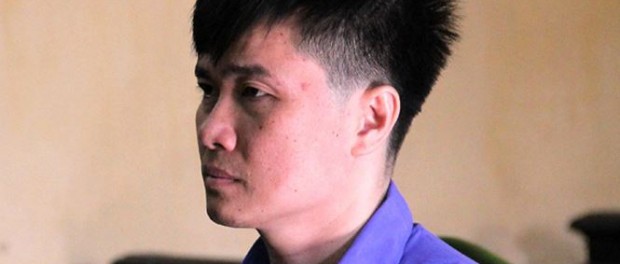 Huỳnh Thiện Linh trước tòa Huỳnh Thiện Linh trước tòa